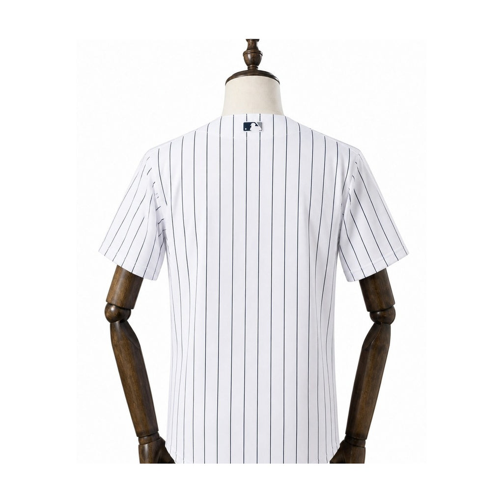 New York Yankees MLB – Camisa Oficial Primeira (Home) verso manequim fundo branco
