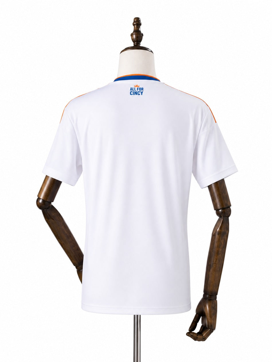 Camisa Cincinnati - 2º Uniforme Torcedor 2026 verso manequim fundo branco