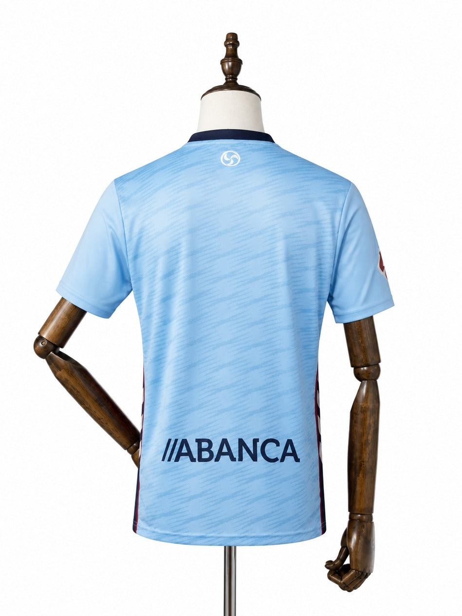 Camisa Celta de Vigo - 1º Uniforme Torcedor 2025/2026 verso manequim fundo branco