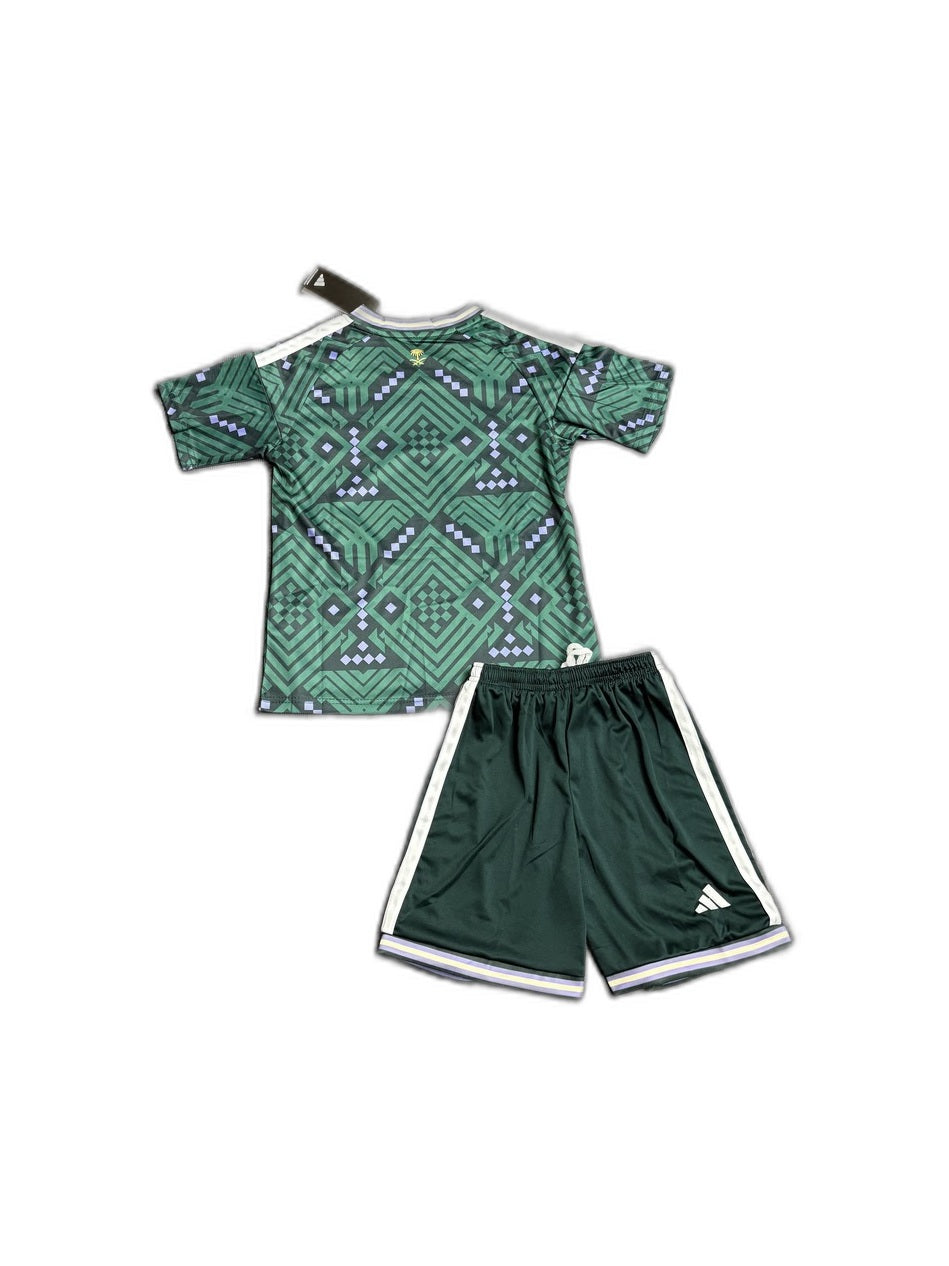 Camisa 2026 Saudi Arabia home Infantil verso fundo branco
