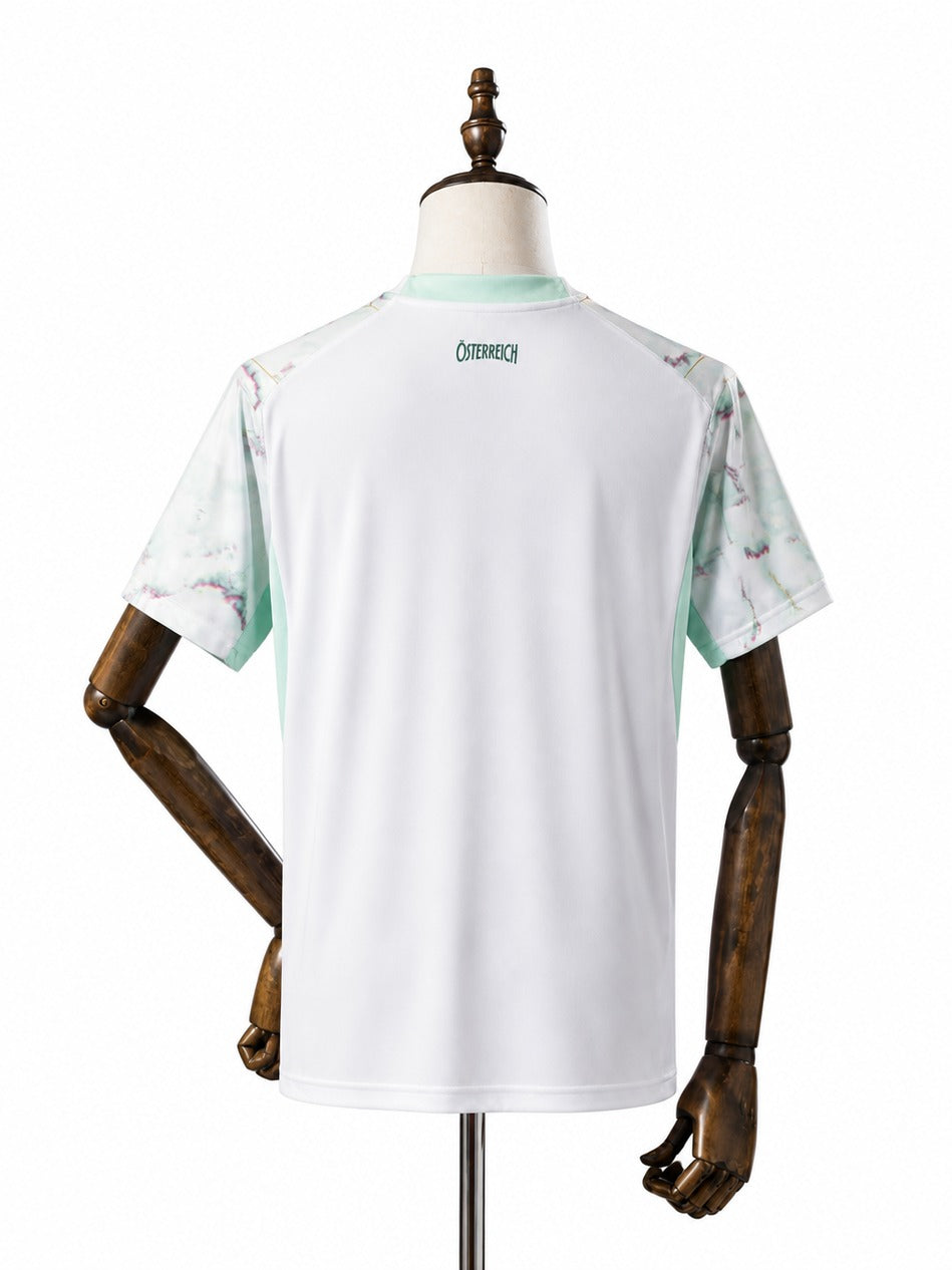 Camisa Seleção Áustria - 1º Uniforme Torcedor 2026 verso manequim fundo branco