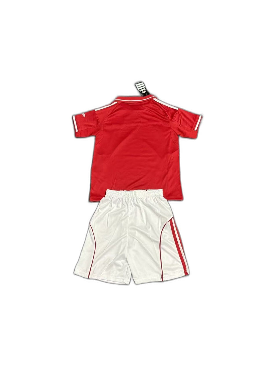 Camisa 2025-26 Nottingham Forest Home Infantil verso fundo branco