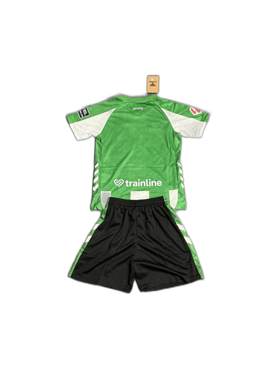 Camisa 2025-26 Real Betis Home Infantil verso fundo branco