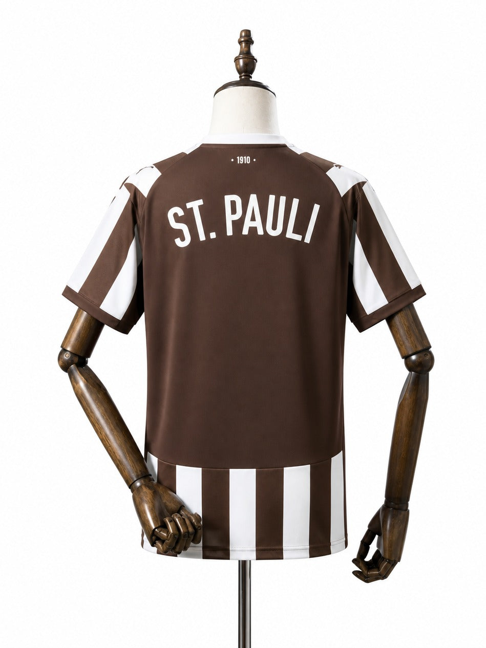 Camisa St. Pauli - 1º Uniforme Torcedor 2025/2026 verso manequim fundo branco