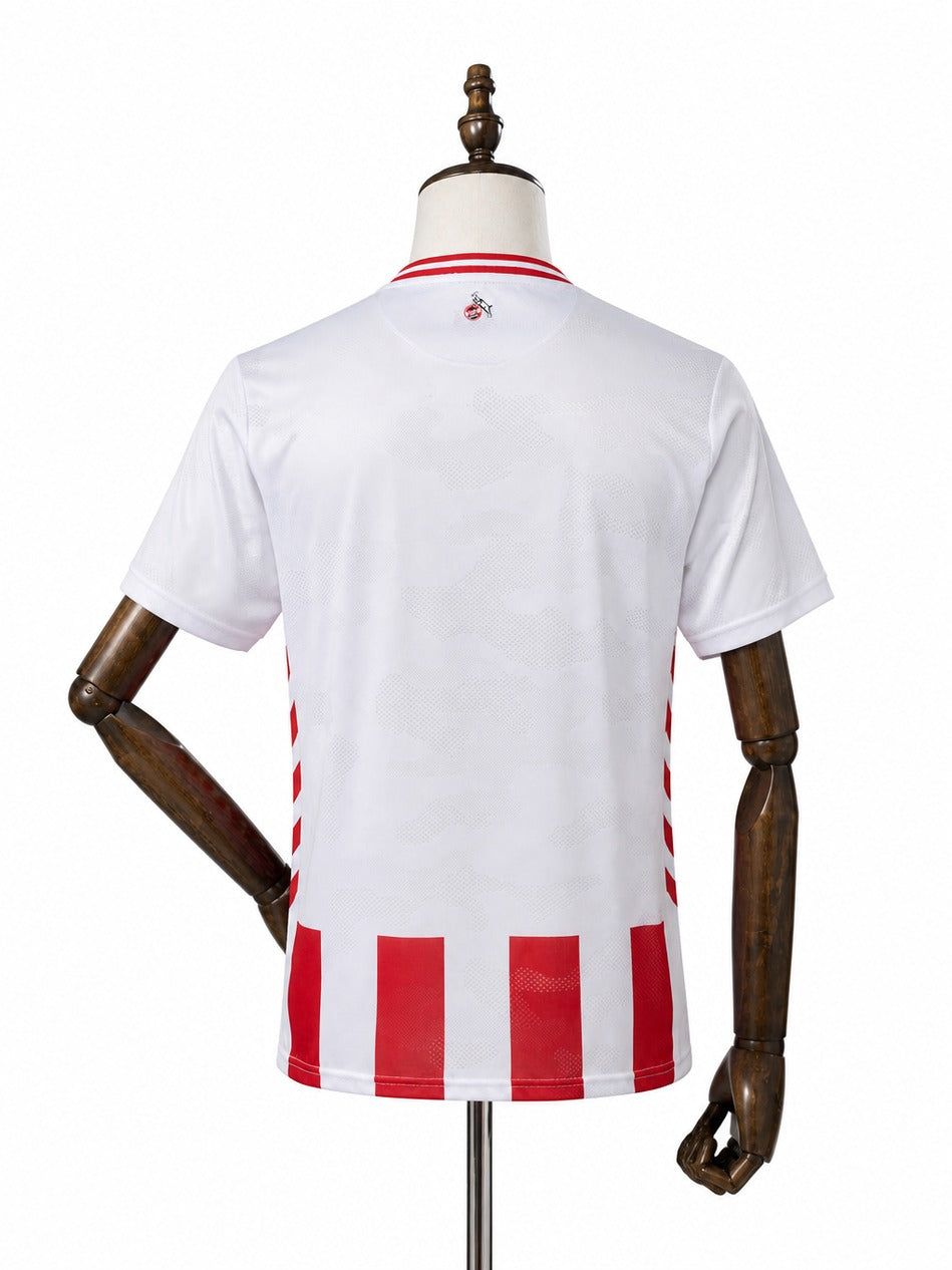 Camisa Köln - 1º Uniforme Torcedor 2025/2026 verso manequim fundo branco