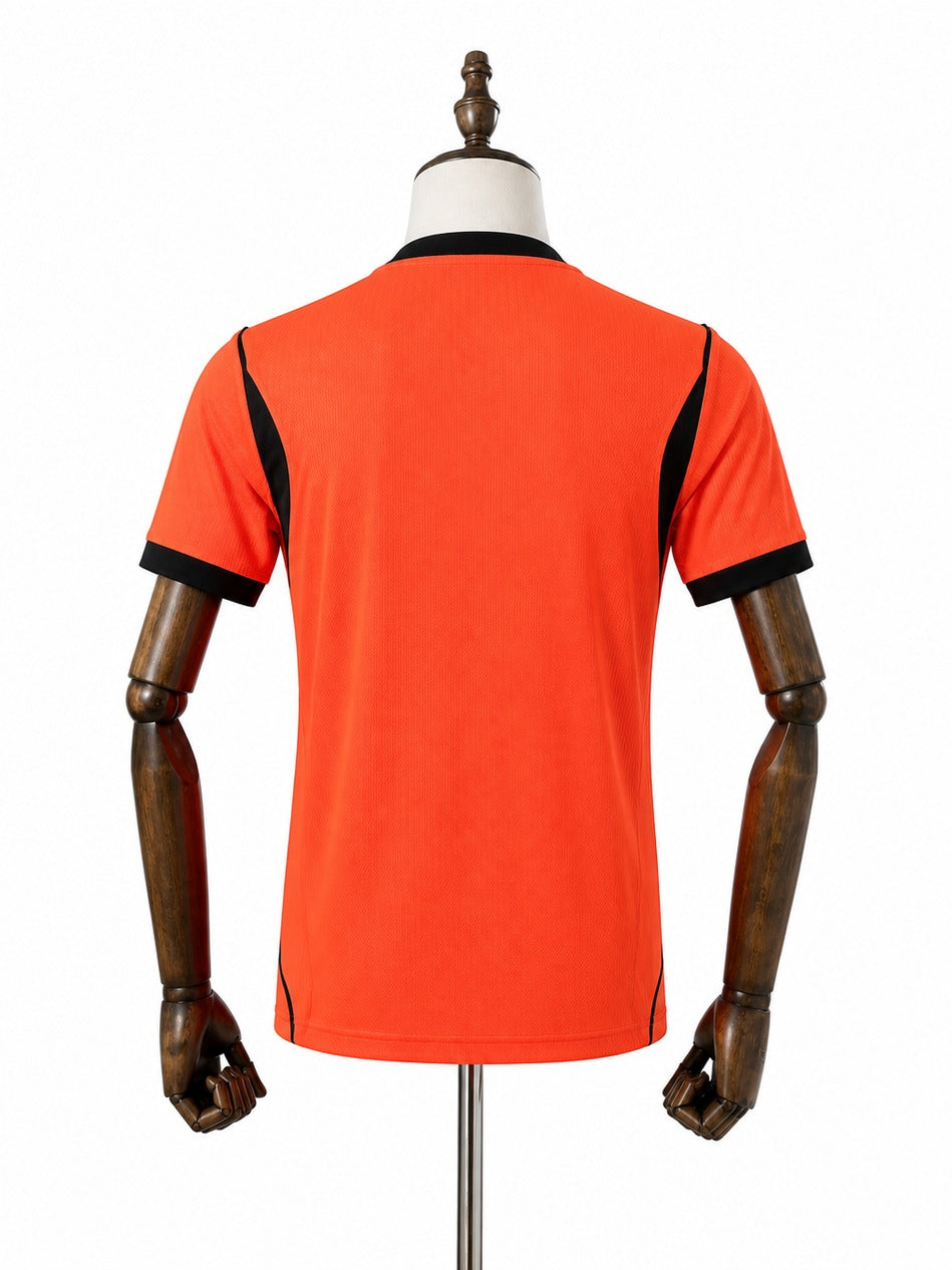 Camisa Seleção Holanda - 1º Uniforme Jogador 2026 verso manequim fundo branco