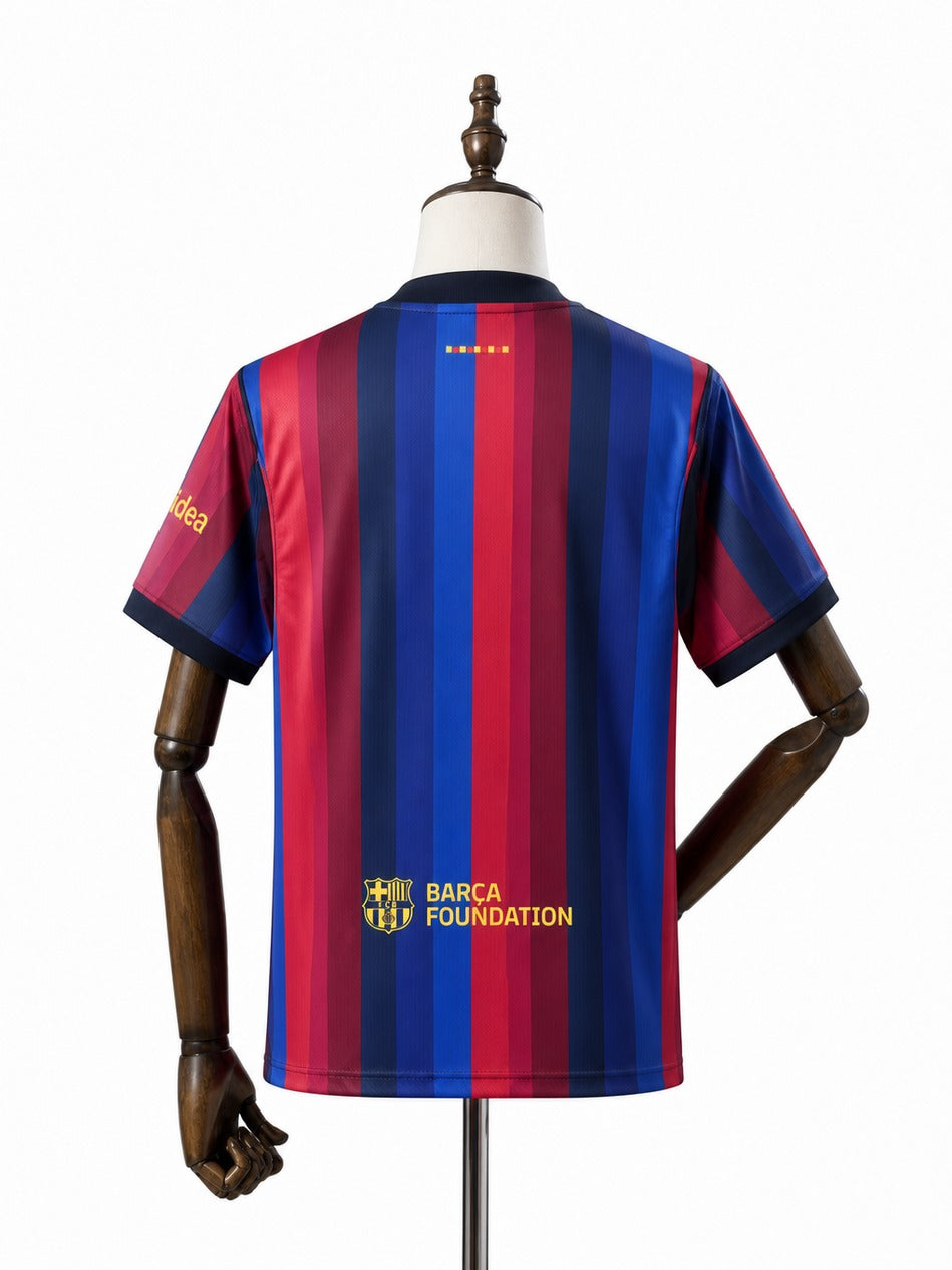 Camisa Barcelona - 1º Uniforme Torcedor 2026/27 verso manequim fundo branco