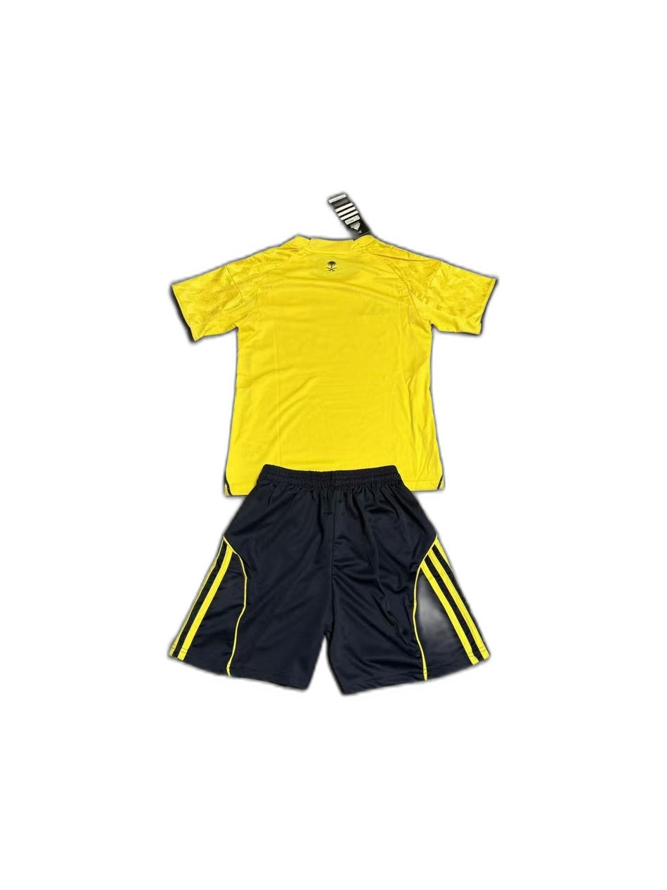 Camisa 2025-26 Al-Nassr Home Infantil verso fundo branco