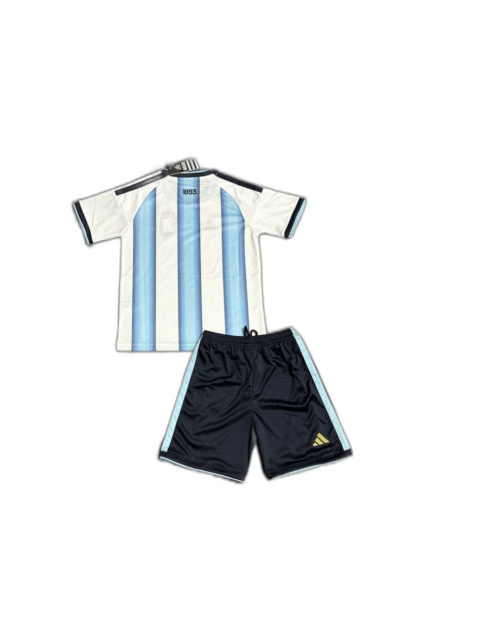 Camisa 2026 Argentina Home Infantil verso fundo branco