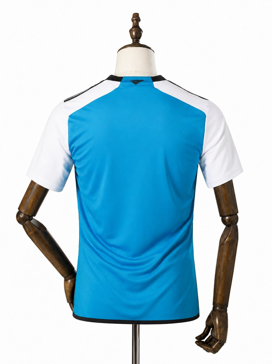 Camisa Charlotte - 1º Uniforme Torcedor 2025 verso manequim fundo branco