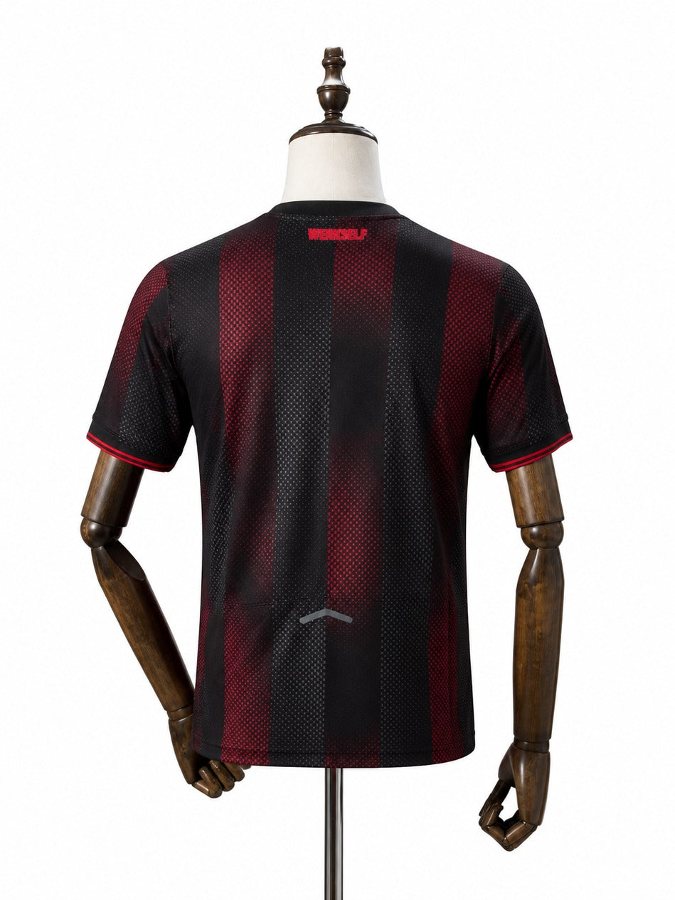 Camisa Bayer 04 Leverkusen - 1º Uniforme Torcedor 2025/2026 verso manequim fundo branco