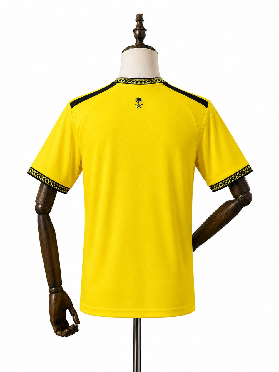 Camisa Al-Nassr - 1º Uniforme Torcedor 2026/2027 verso manequim fundo branco