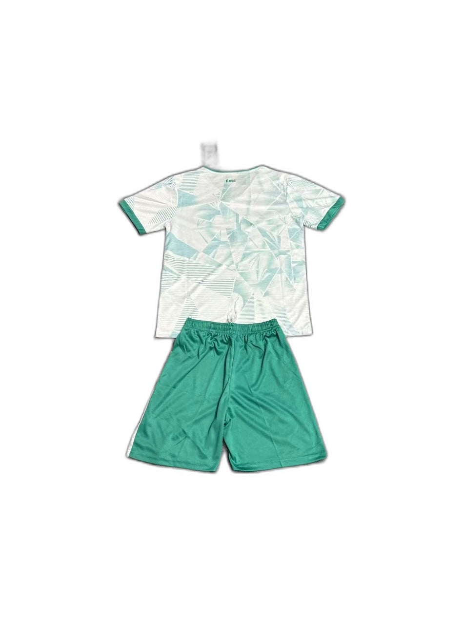 Camisa Ireland 2025-26 Away Infantil verso fundo branco