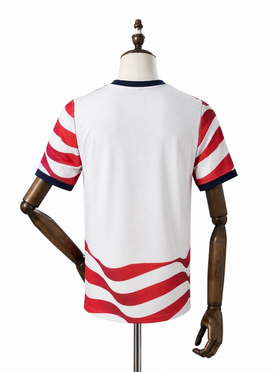 Camisa Seleção USA Vermelha 2026 verso manequim fundo branco