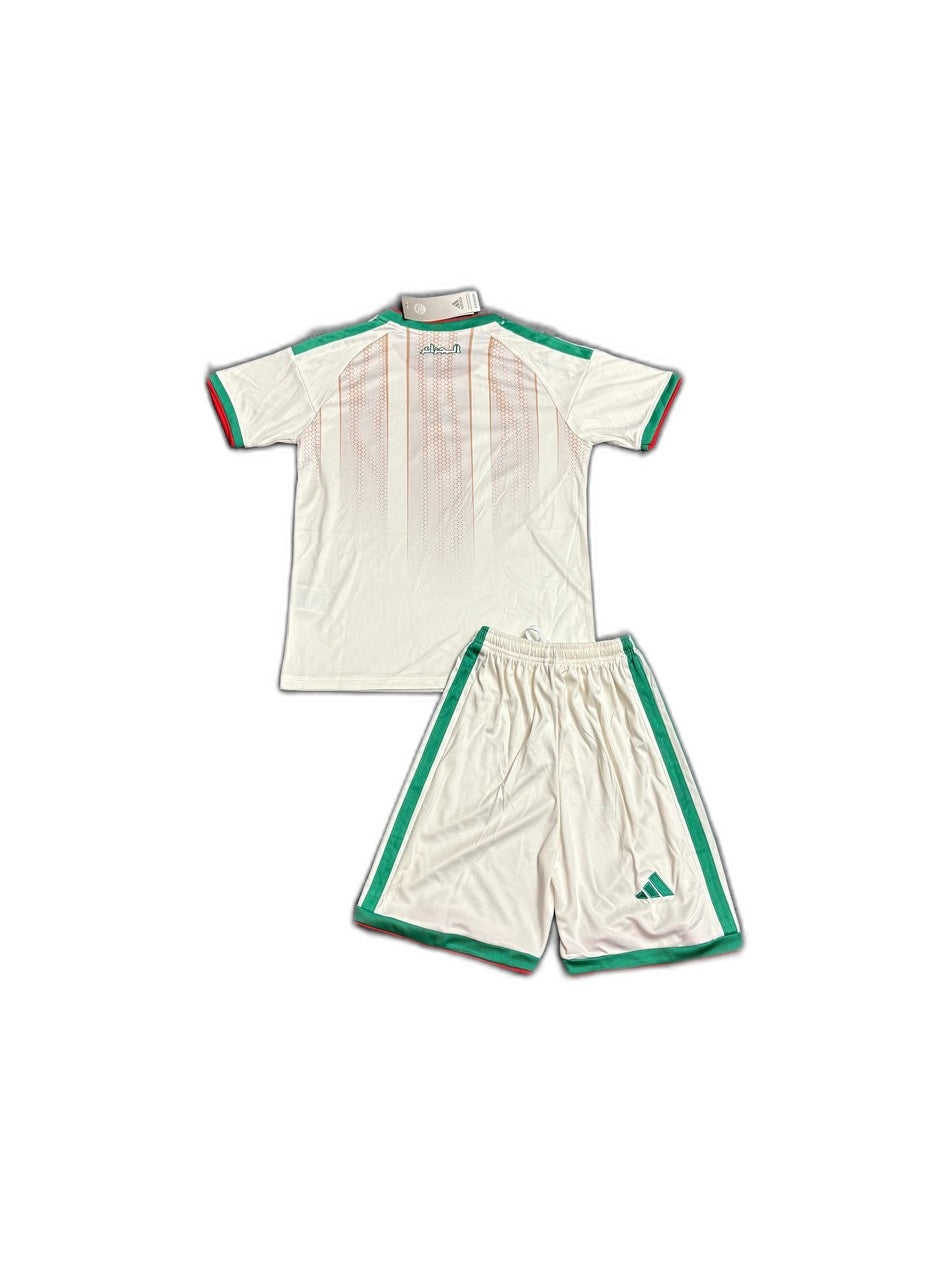 Camisa 2026 Algeria Home Infantil verso fundo branco