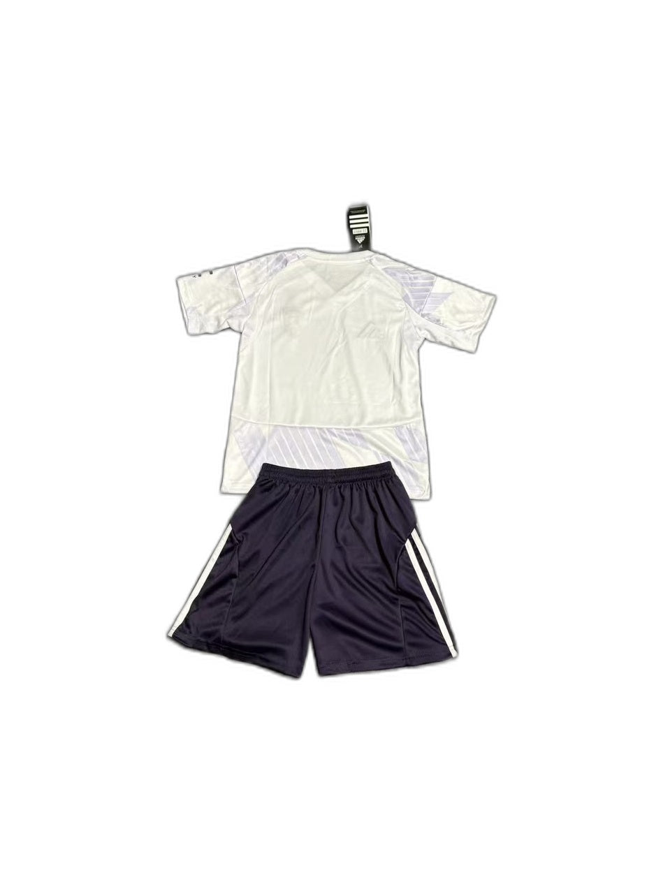 Camisa 2025-26 Manchester United Away Infantil verso fundo branco