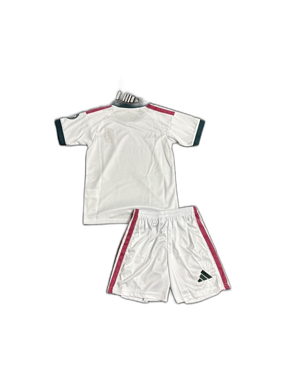 Camisa 2026-27 Real Madrid Home Infantil verso fundo branco