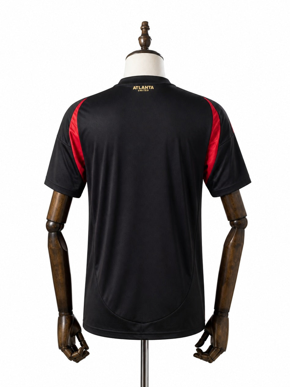 Camisa Atlanta United - 1º Uniforme Torcedor 2025 verso manequim fundo branco