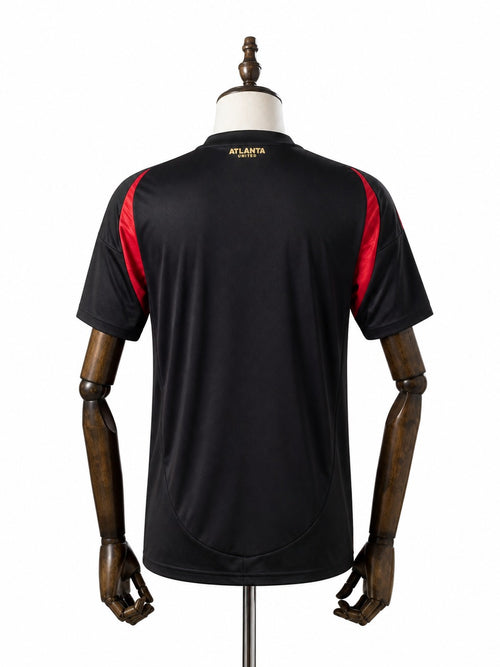 Camisa Atlanta United - 1º Uniforme Torcedor 2025 verso manequim fundo branco