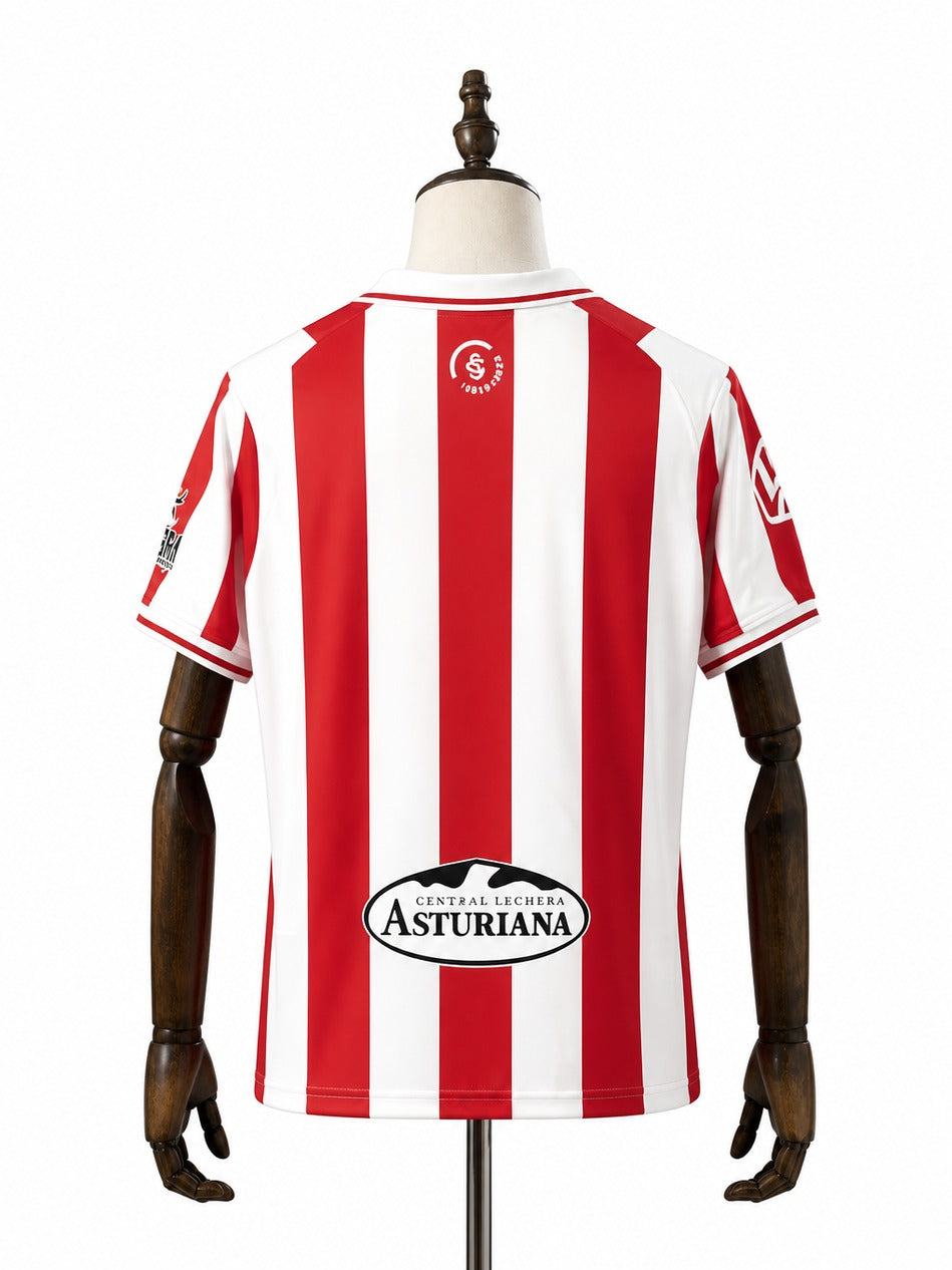 Camisa Sporting Gijón - 1º Uniforme Torcedor 2025/26 verso manequim fundo branco