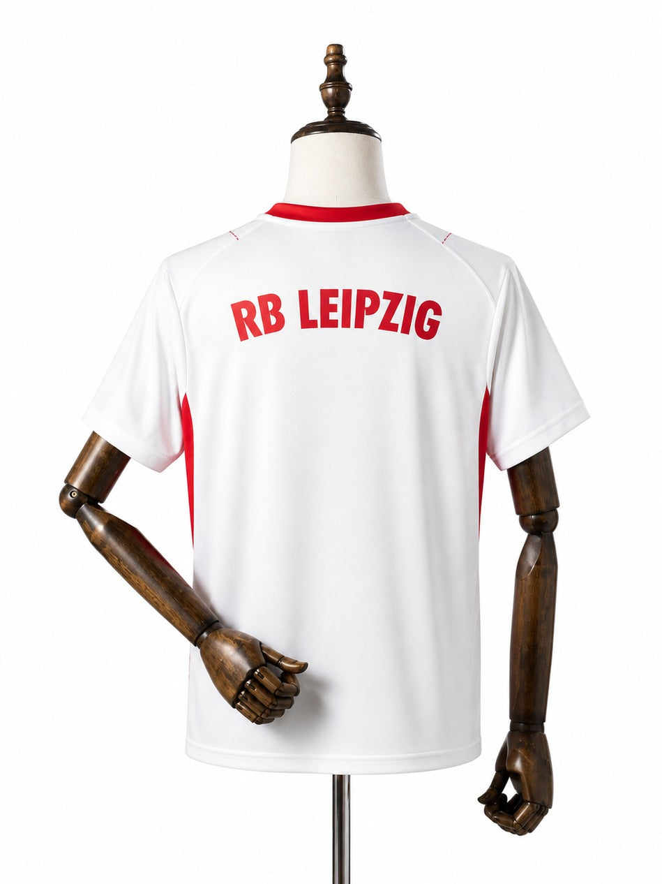 Camisa RB Leipzig - 1º Uniforme Torcedor 2026/27 verso manequim fundo branco