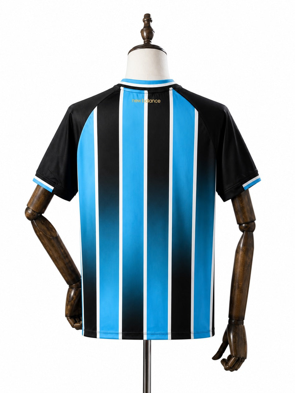 Camisa Grêmio - 1º Uniforme Torcedor Sem Patch 2026/2027 verso manequim