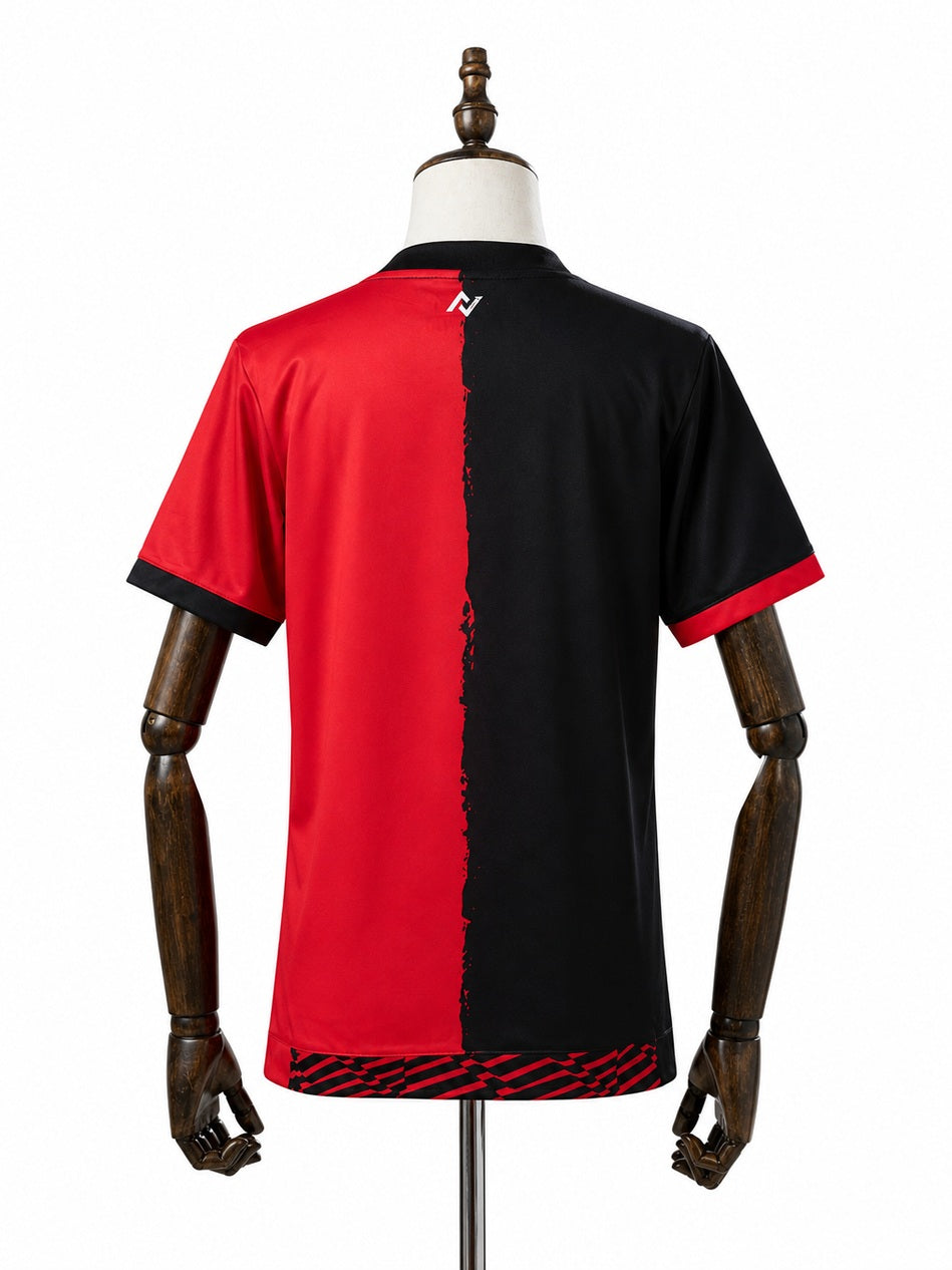 Vitória 25/26 Vitoria Red and Black Women Jersey back wood mannequin white background