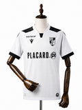 Vitória 25/26 Vitoria SC Home Jersey front wood mannequin white background